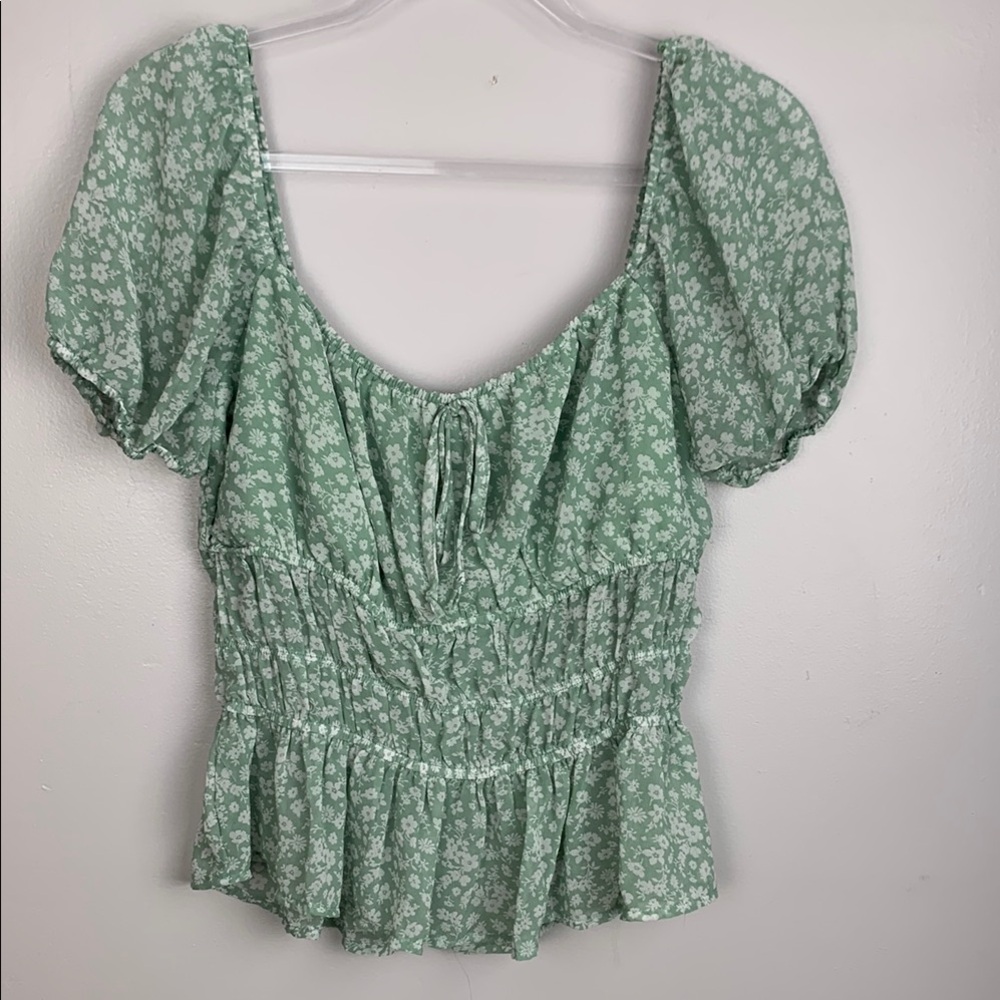 Floral soft Green and white Women's Top large Mi Ami